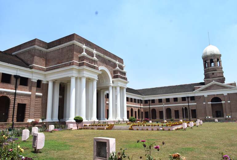 Forest Research Institute Dehradun History in Hindi