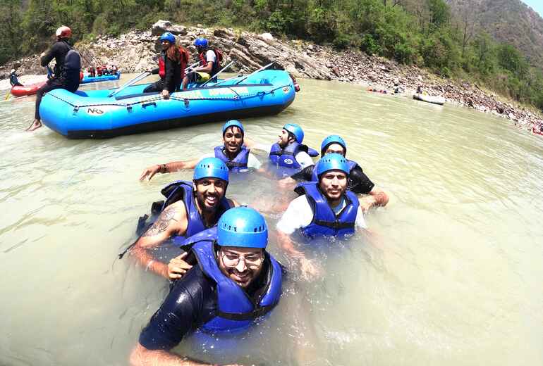 Rishikesh River Rafting in Hindi